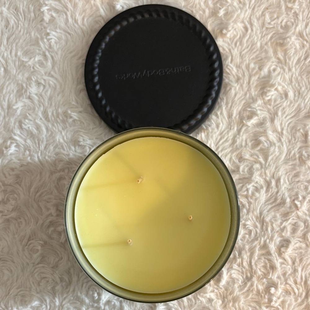 Bath & Body Works Lemon & Sea Salt 3 Wick Candle - Picture 3 of 3